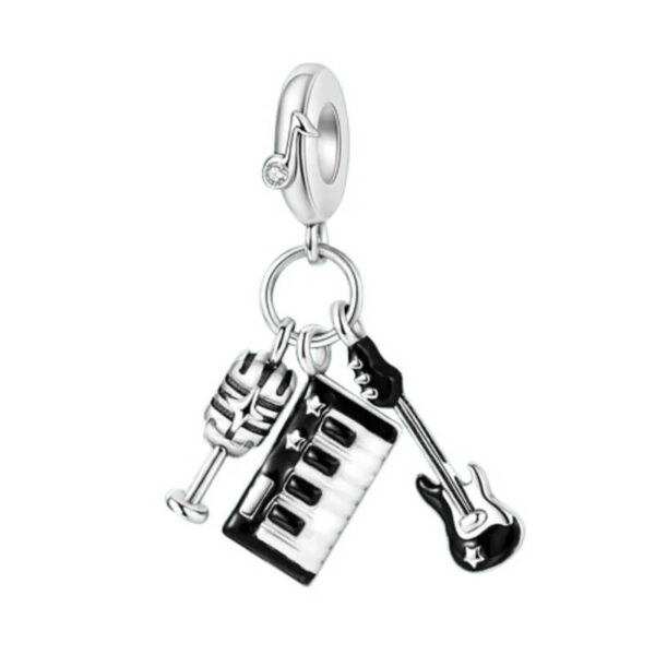 Charm / Dije - Guitarra, Piano y Micrófono